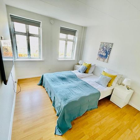 Aday - Reberbansgade Central Apartment Aalborg Esterno foto