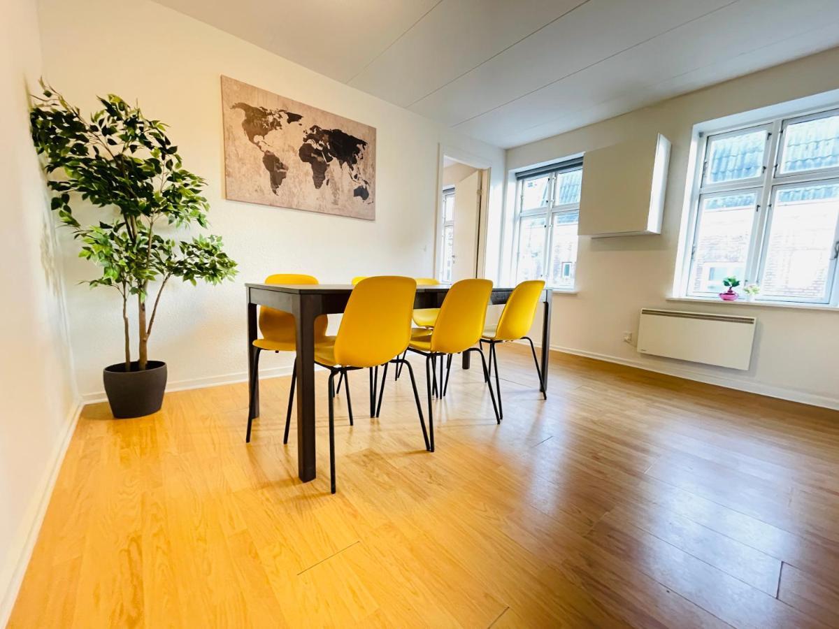 Aday - Reberbansgade Central Apartment Aalborg Esterno foto